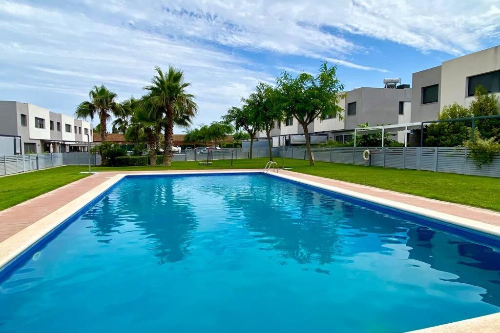 Chalet Moderno Con Piscina En Mont - Roige Bahia Екстер'єр фото